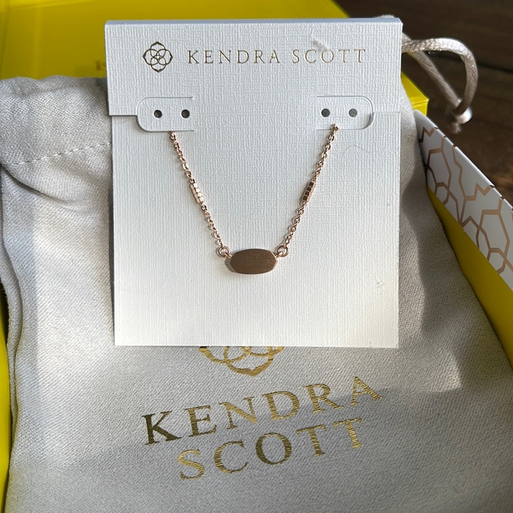 Kendra Scott Fern Pendant Necklace In Rose Gold